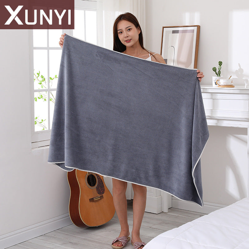 Adding thickened high-tech coral velvet bath towel home is not easy to lose hair than cotton water absorbing