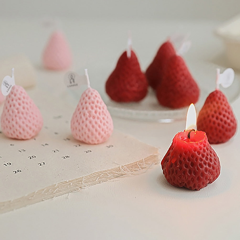 1PC/4PCS Strawberry Decorative Aromatic Candles